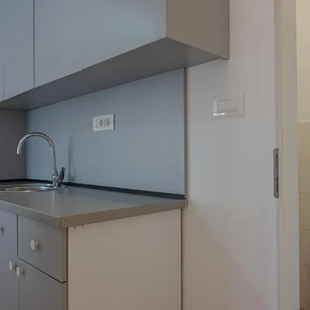 Comfy For Two Daire *