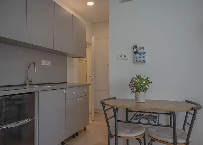 Comfy For Two Daire *